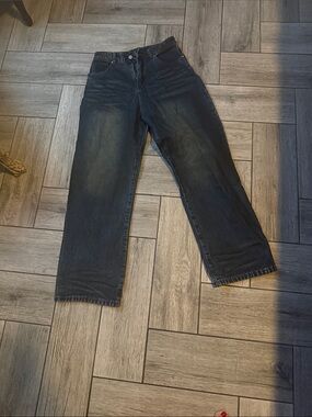 Straight-Leg Women's Jeans in Washed Black